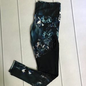 Noli yoga workout leggings with mesh insert